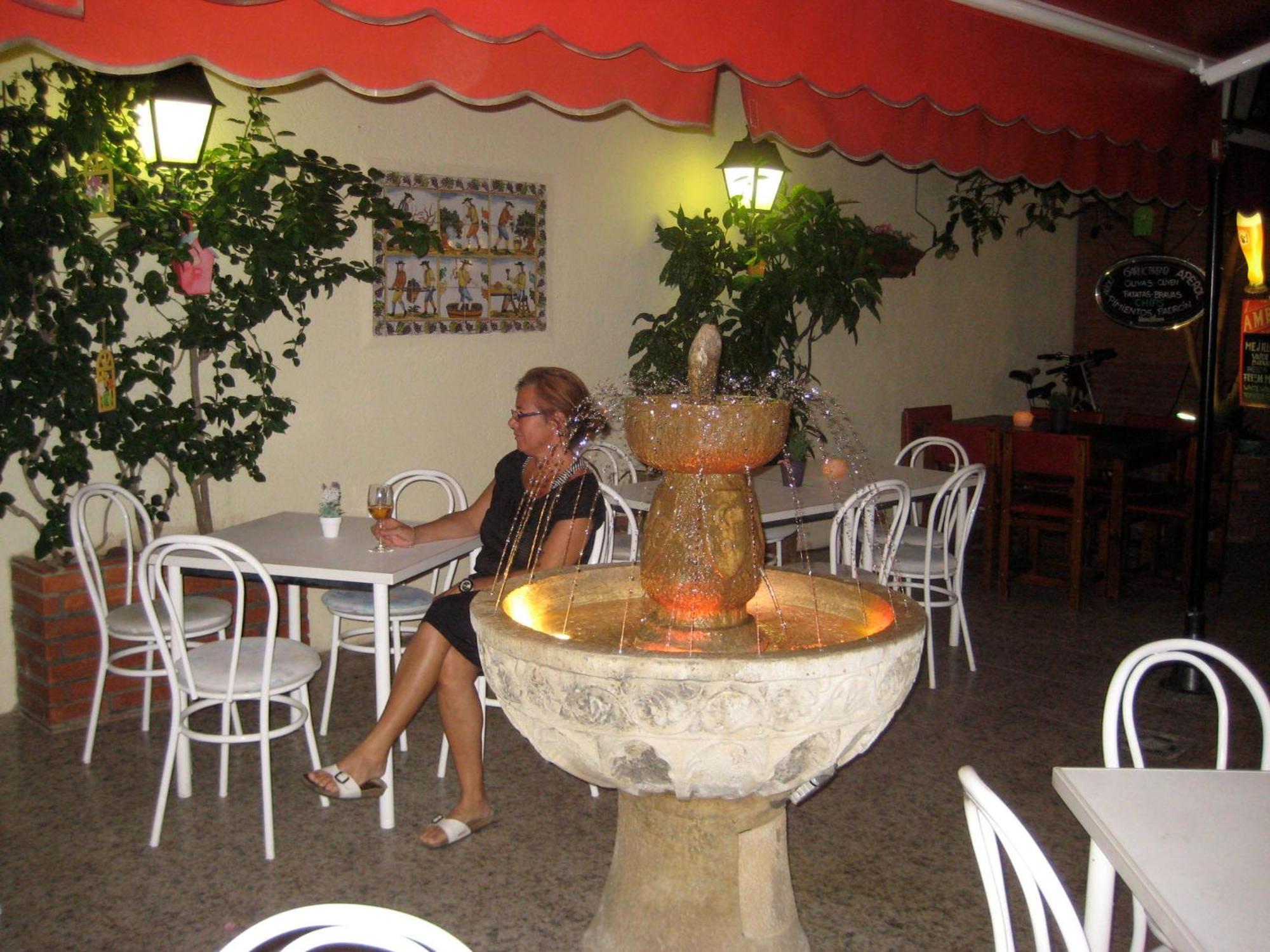 Pension Casa Austria กาเลญา ภายนอก รูปภาพ
