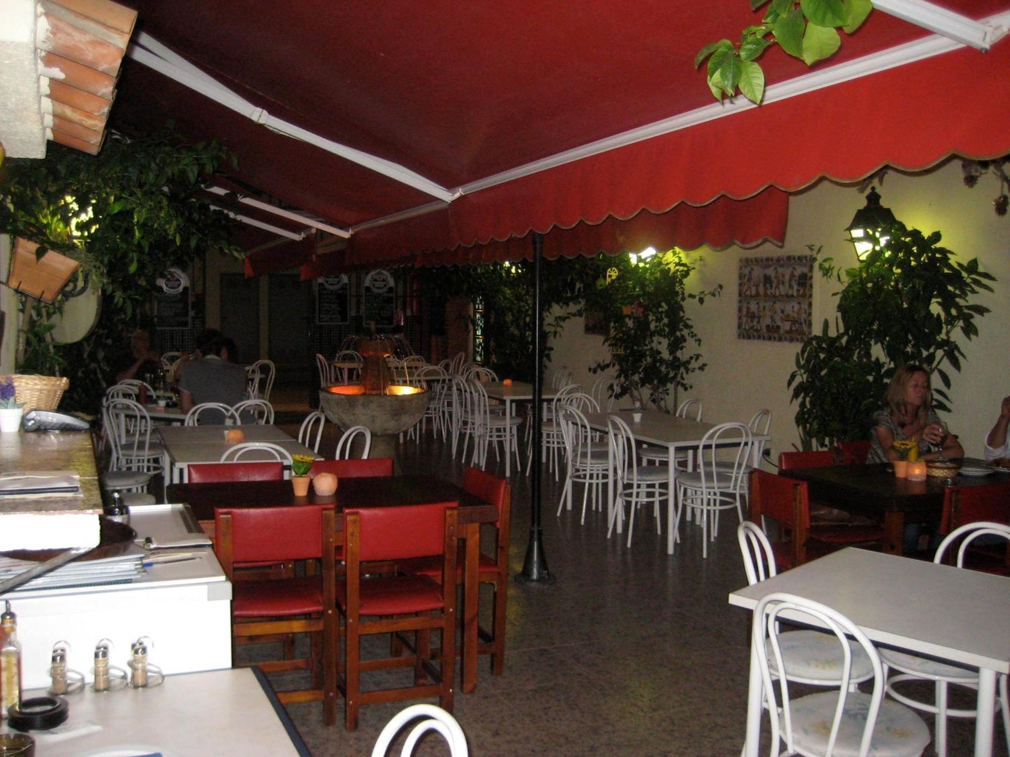 Pension Casa Austria กาเลญา ภายนอก รูปภาพ