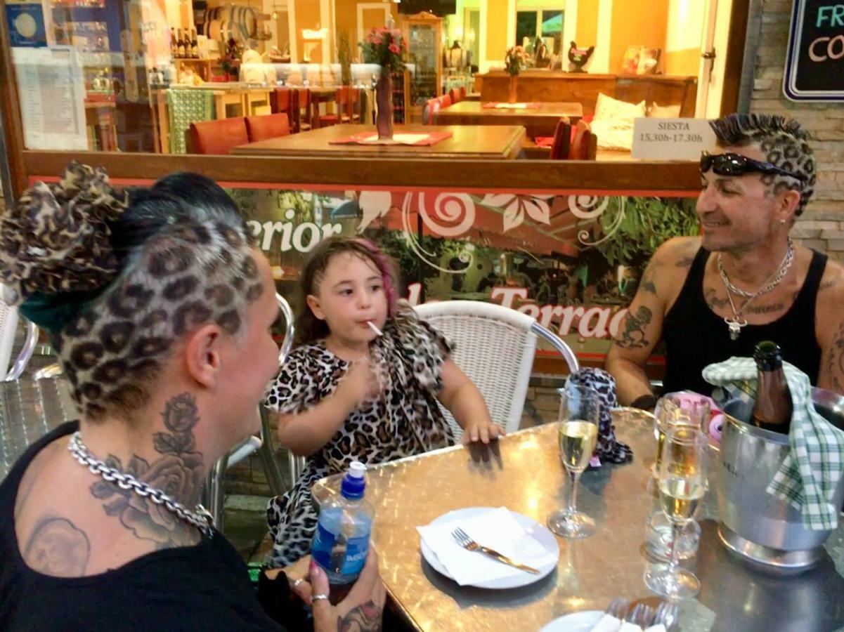 Pension Casa Austria กาเลญา ภายนอก รูปภาพ
