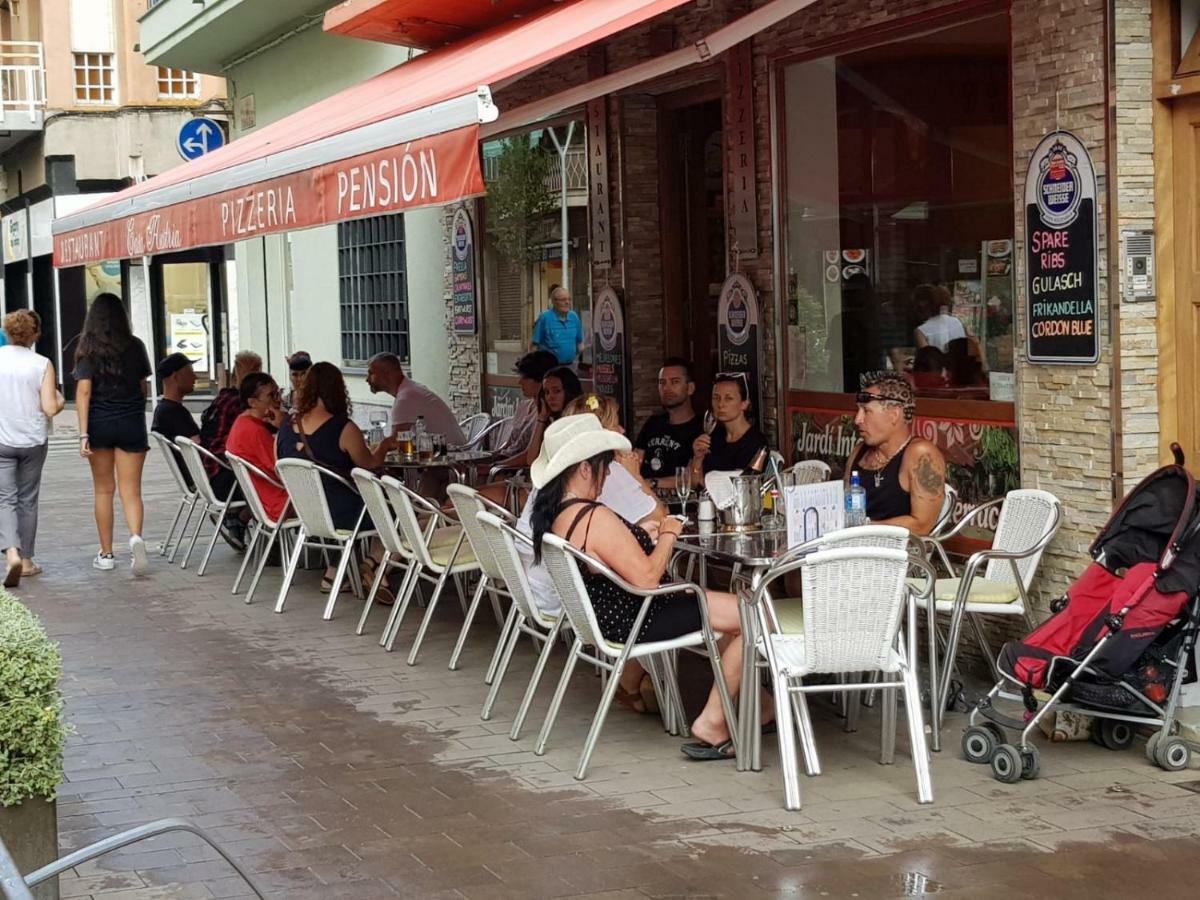 Pension Casa Austria กาเลญา ภายนอก รูปภาพ
