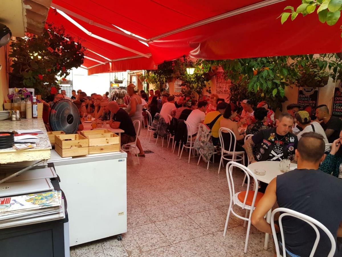 Pension Casa Austria กาเลญา ภายนอก รูปภาพ